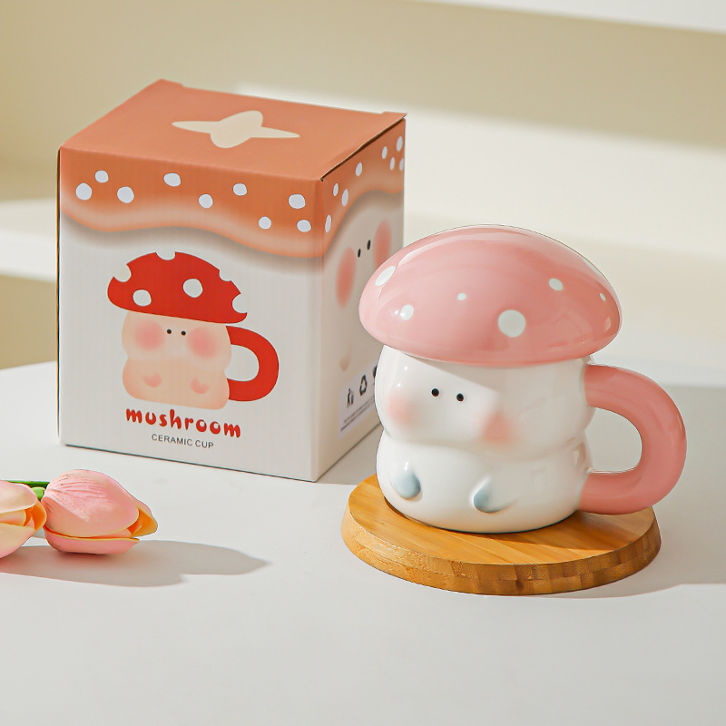 Corazón de una niña encantadora taza de cerámica de hongos con tapa de mano con regalo de alto valor creativo de cerámica taza de café