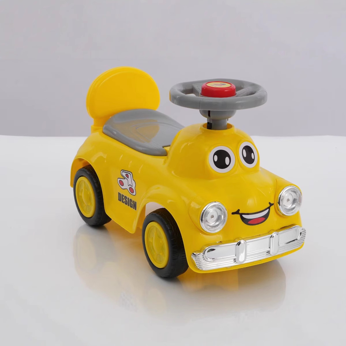Patineas para niños de 1 - 3 años de edad, patineas de cuatro ruedas para bebés anti-rollback, música para caminar, nuevo coche de juguetes