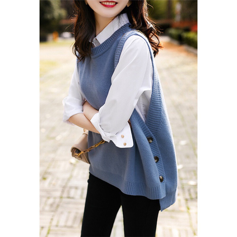 Spring and Autumn New Smog Blue Knitted Vest Women's Elegant Age-reducing Jacket Round Neck Artistic Vest Casual Women's Clothing Spring and Autumn New Smog Blue Knitted Vest Women's Elegant Age-reducing Jacket Round Neck Artistic Vest Casual Women's Clothing