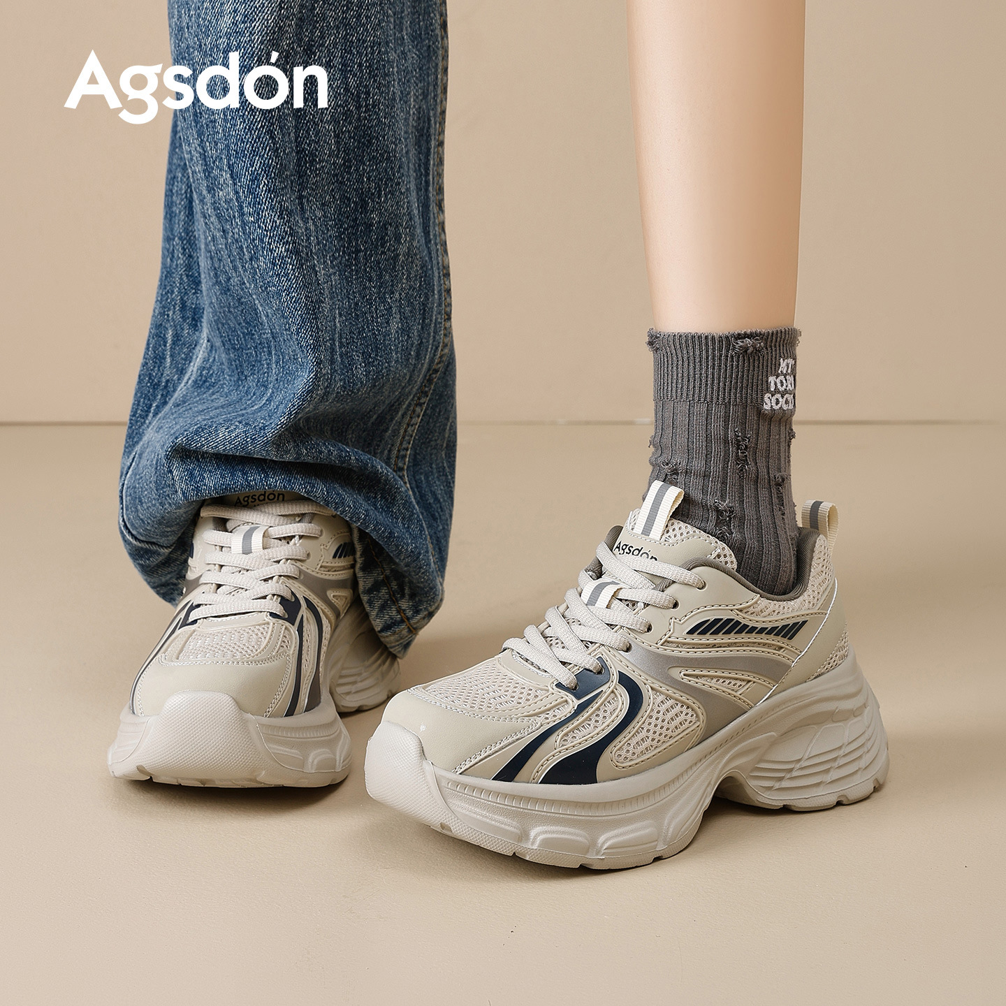 Augu Shi Deng zapatos de base gruesa para padres y mujeres 2026 nuevos zapatos deportivos de lana de primavera pequeños zapatos casuales de gran aspecto