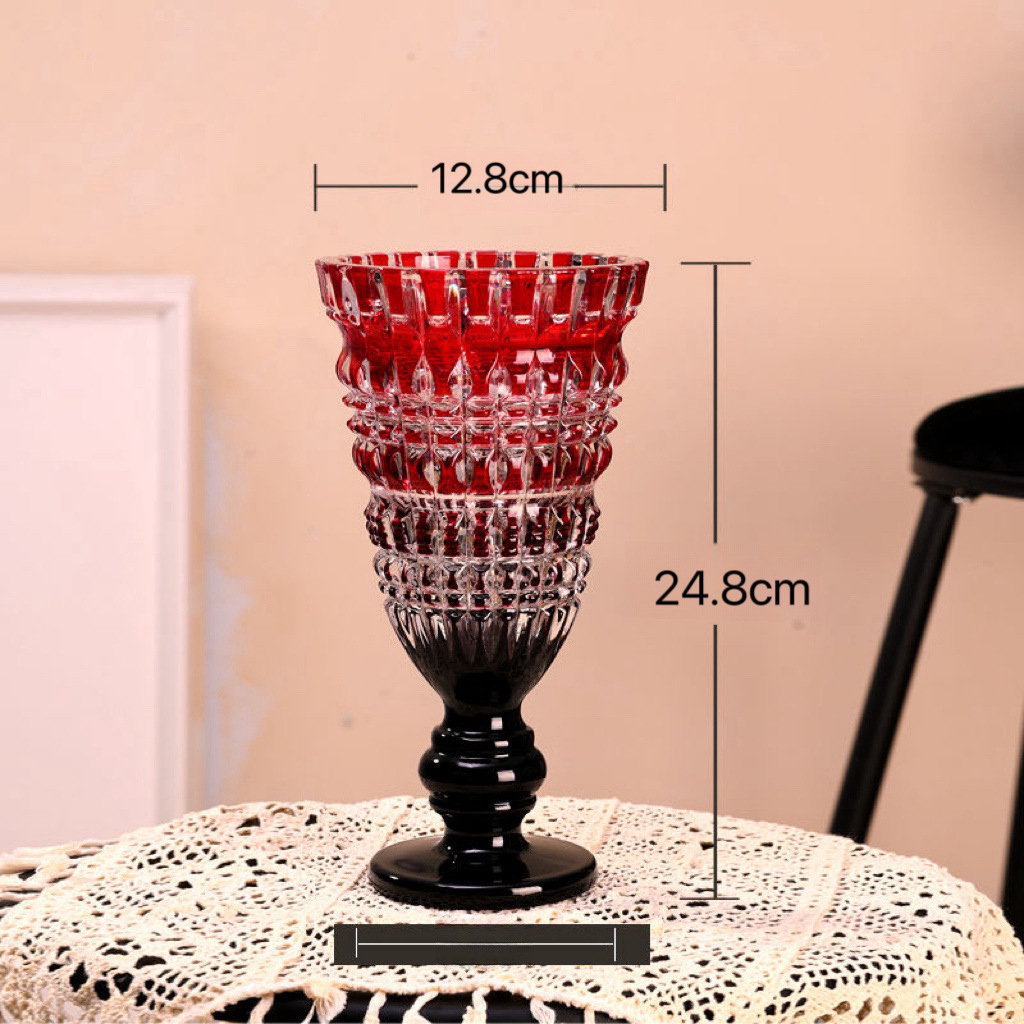 Trompeta de jarrón de pies altos - rojo oscuro