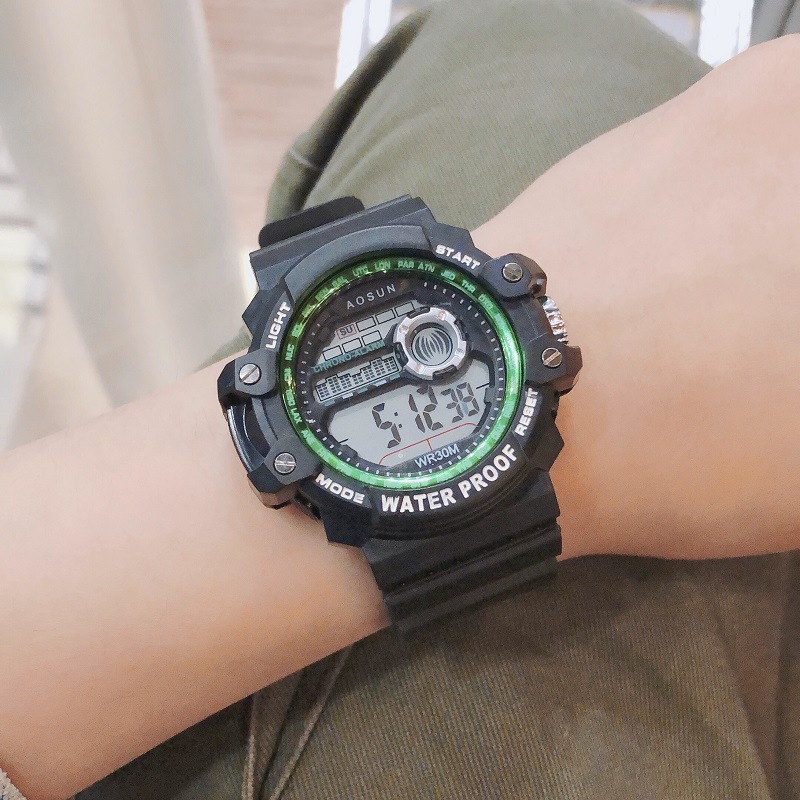 韩版学生手表 运动防水多功能电子表 男生个性游泳户外登山表爆款详情图2