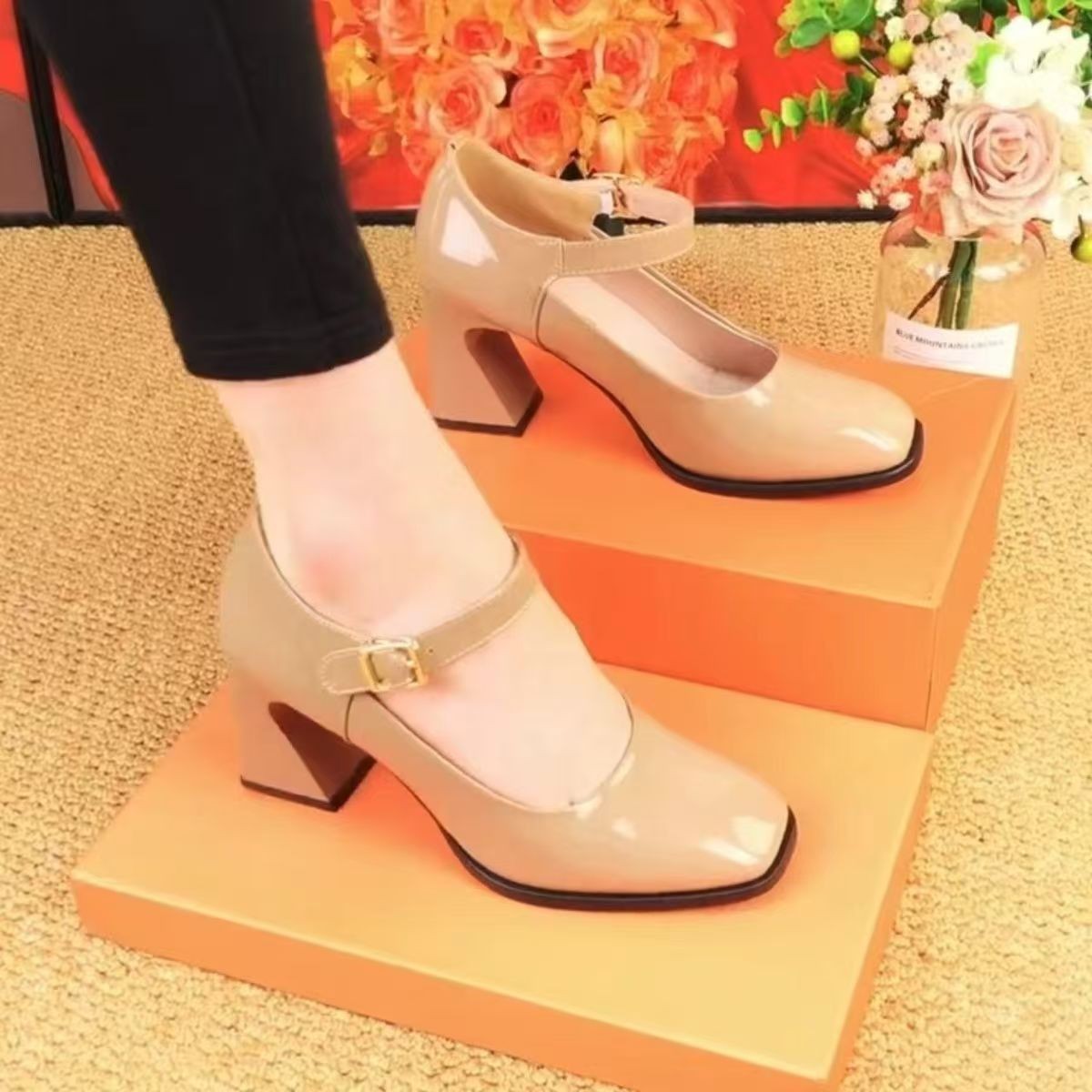 Verano 2026 estilo retrógrado francés botón de cuero esmaltado Mary Zhenjk zapatos de cuero de tacones altos zapatos de tacones de mujer