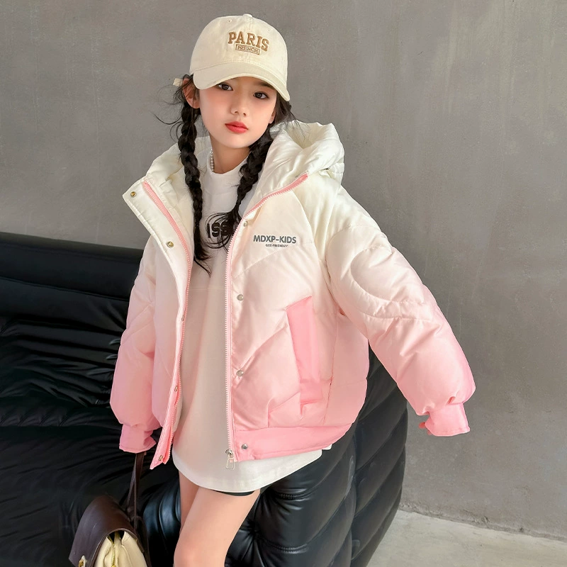 Детская пуховая куртка для старших детей 2025, новая утепленная стильная куртка с градиентным цветом, модное зимнее пальто для девочек