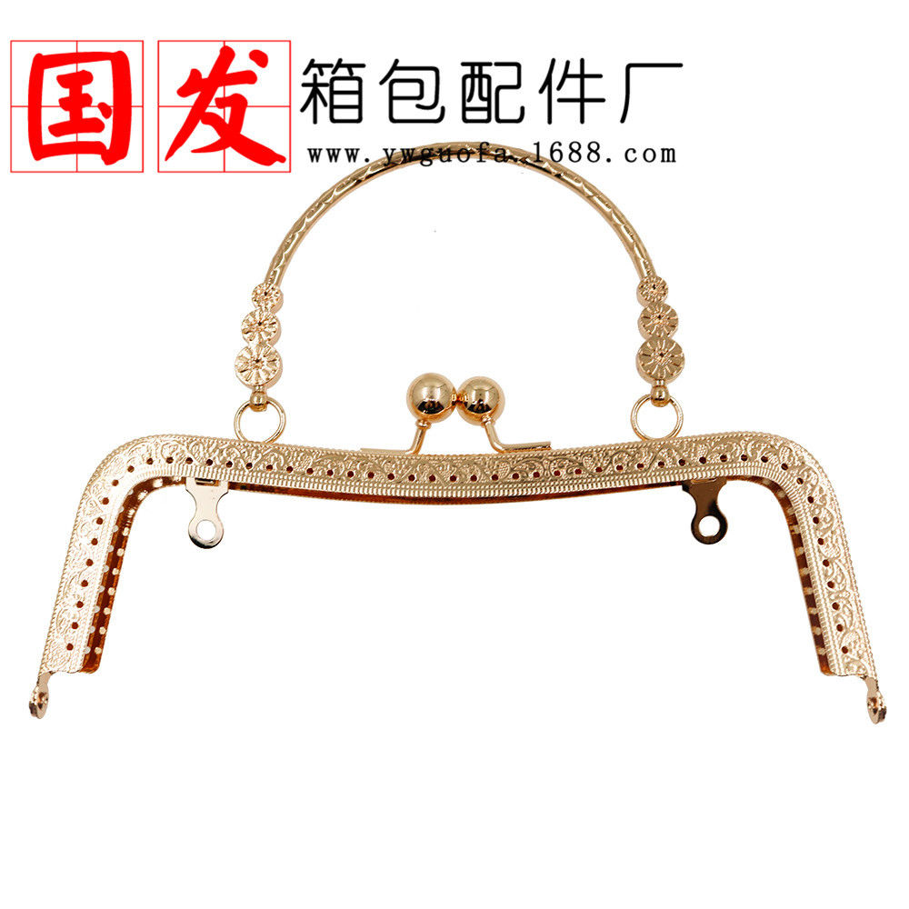 [Nuevo]: 20cm cintura cóncava en relieve tres flores mano mano oro diy con mano oro broche al por mayor