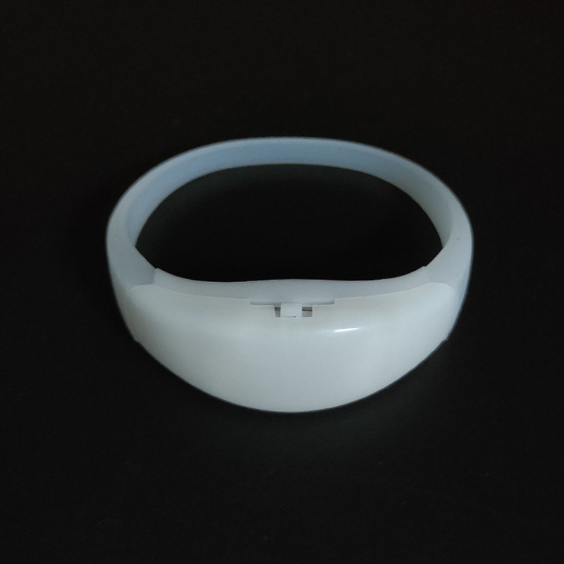 Suministro LED luminoso pulsera de silicona deportes al aire libre noche corriendo Flash pulsera de control de voz correa de muñeca imprimible