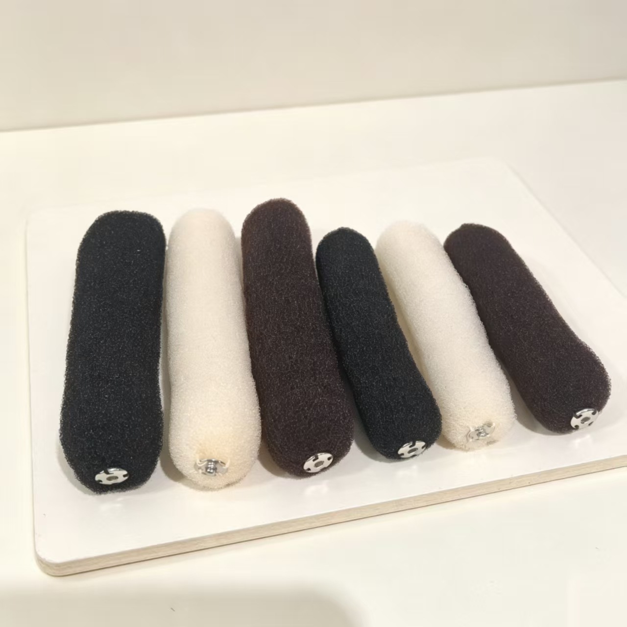 In-Stock Bun Hair Styling Tool from the Manufacturer, European and American Fashion Flower Bun Hair Styling Tool, Hidden Buckle Hollow Donut Hair Styling Tool