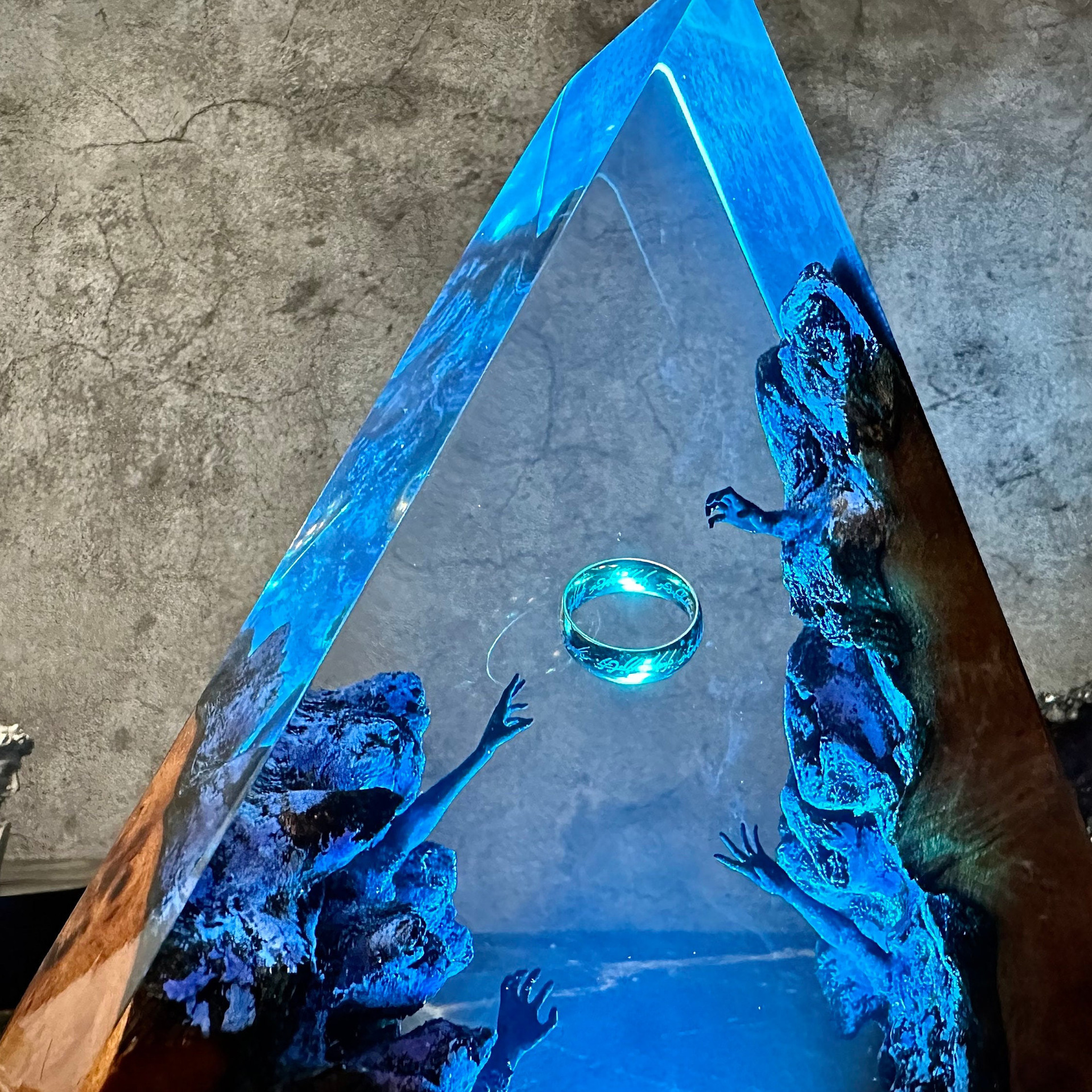 El señor de los anillos resina epoxi madera luz de noche regalo hecho a mano luz de resina marina regalo de novio decoración del hogar