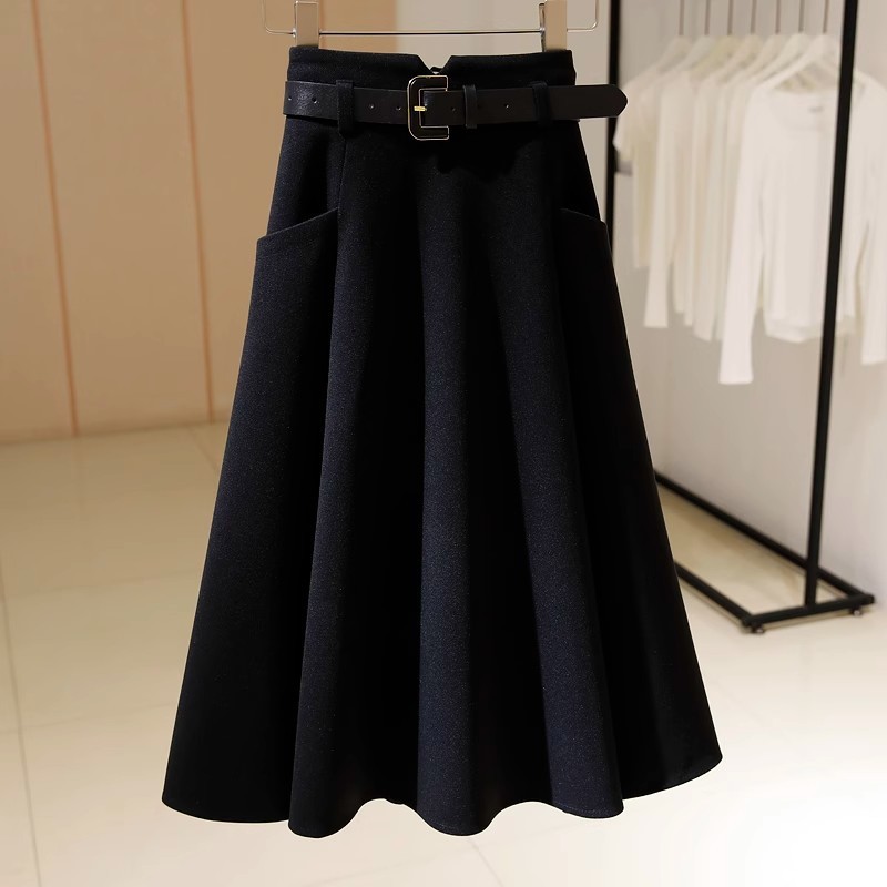 High-end black woolen skirt large size 2025 autumn and winter new style slim high waist mid-length pleated large hem skirt