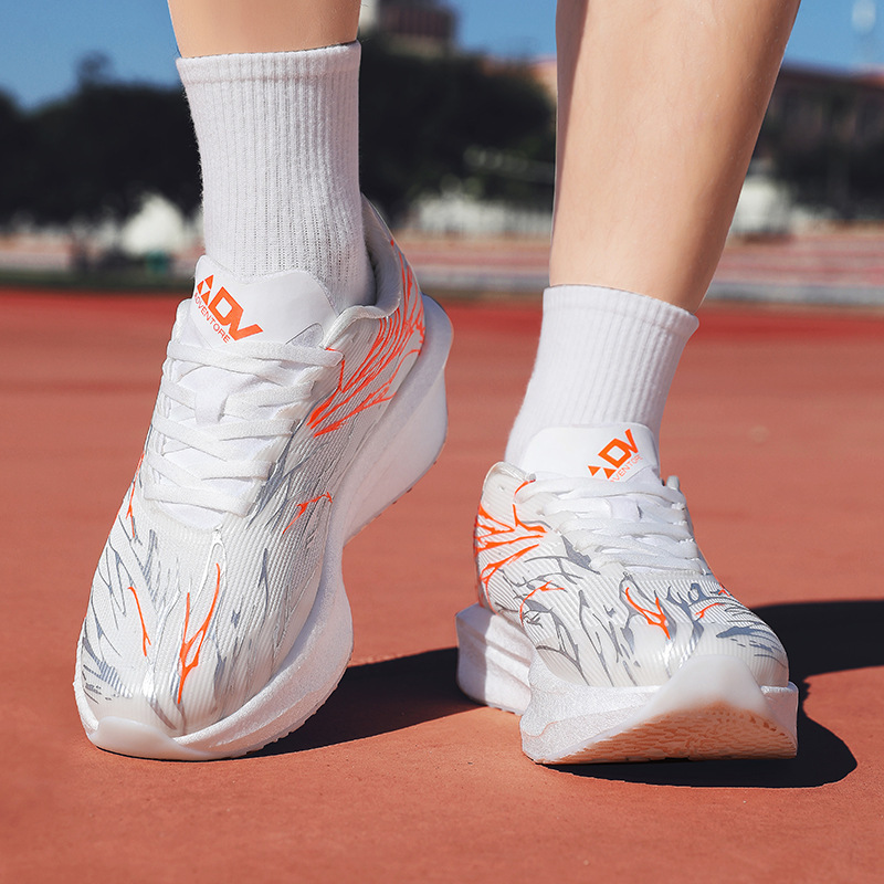 Affordable running shoes, new men's models, lightweight carbon-plate design, breathable, suitable for sports, racing, and fitness, available in unisex styles for jogging and casual wear