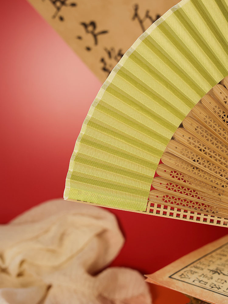 夏季古风折扇渐变黄折扇子金黄色中国风古风折叠竹扇男女绢布夏详情3