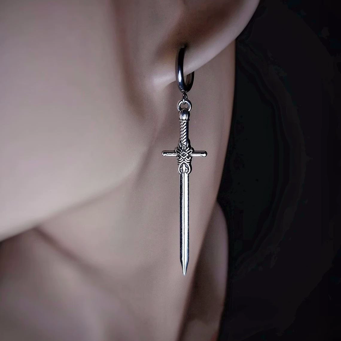 Серьги готический меч свисающие, Gothic AQ-5189, 8.8×6.8 см, легковесные 0.01 кг