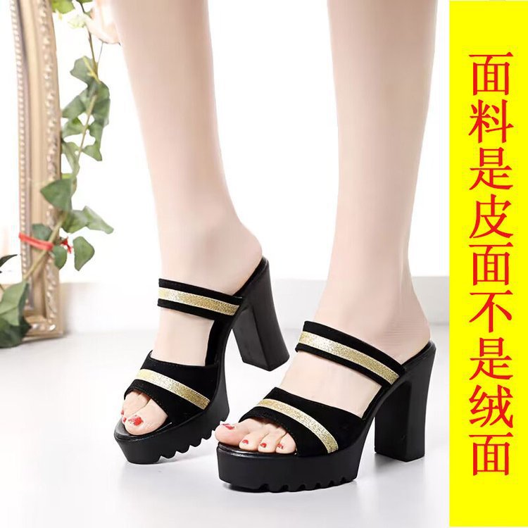 Red red zapatillas de tacón grueso para mujeres de verano 2026 zapatillas frías antideslizantes impermeables ligeras no cansadas