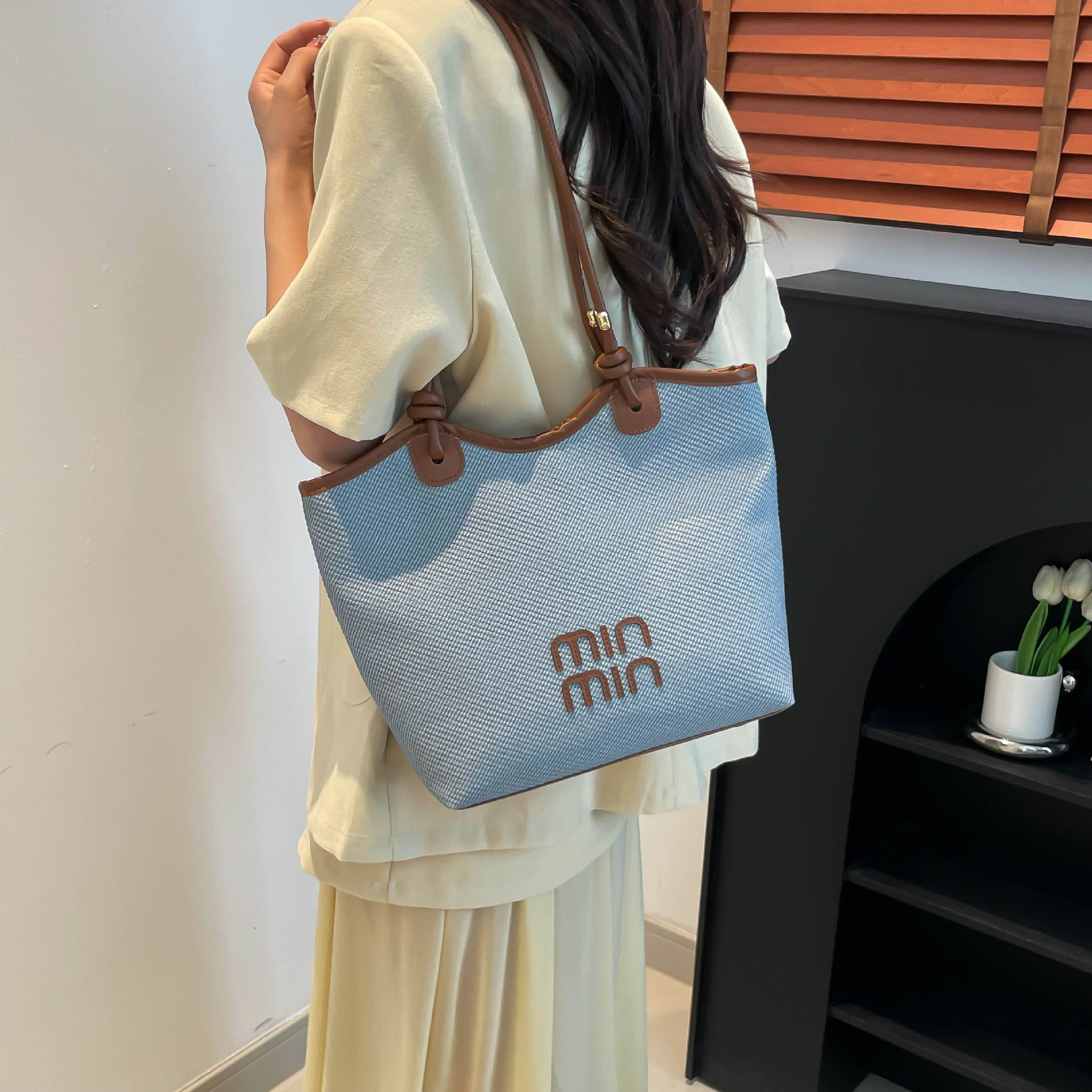 Transfronterizos al por mayor moda simple de viaje a la oficina brazo bolso de hombro de gran capacidad de color sólido bolso de mujer
