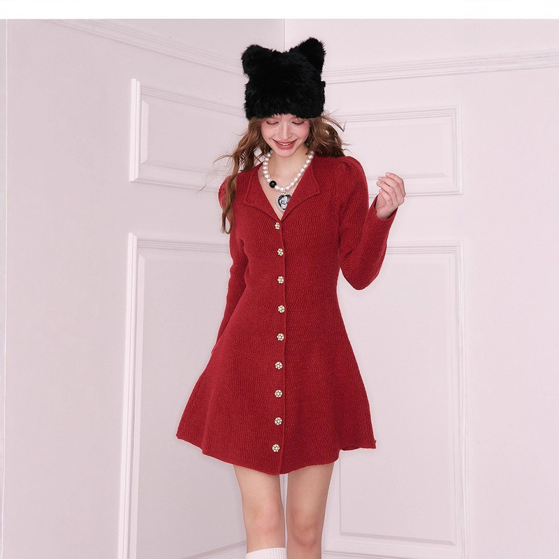 In-Stock Same Style: Elegant Red Dress for Women, 2025 Winter New Slim-Fit, Super Stylish Christmas Outfit