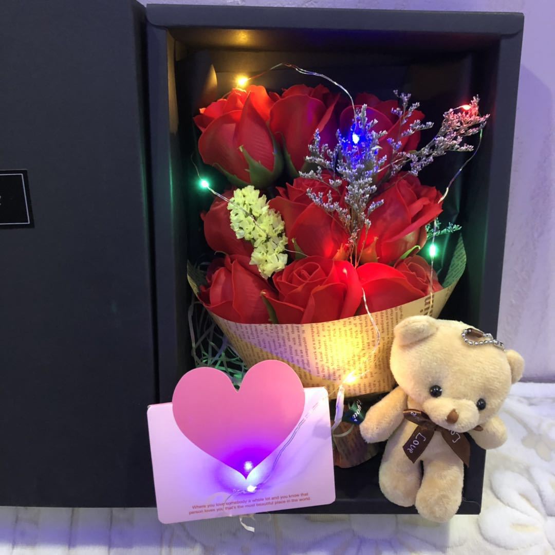 Festtagsgeschenke Weihnachten Valentinstag Rose Künstliche Blume Seifenblumenstrauß Puppe Geschenkbox Freundin Beste Freundin Handgemachtes Blumengeschenk_voghion.com