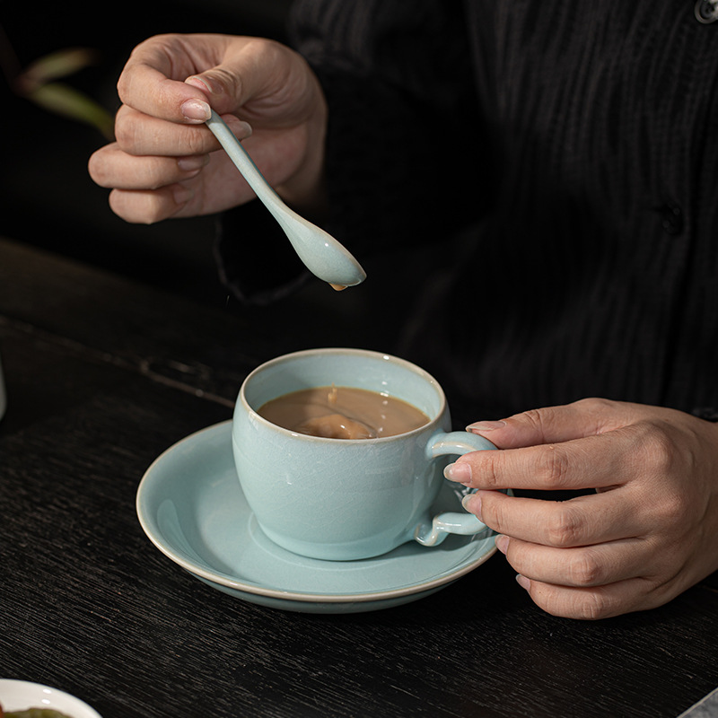 Tazas de café y platos de té de la tarde, horno de viento de cerámica retro, alto valor de la oficina, taza de oficina con cucharas de Ruwao