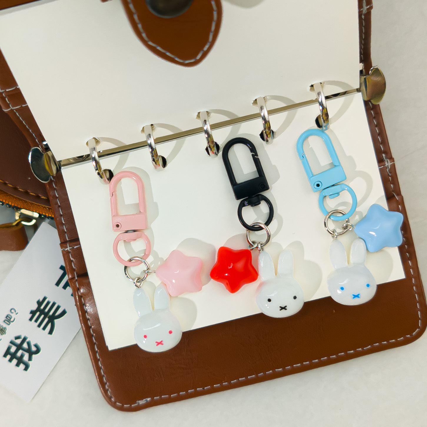 Botón de color N28 japonés Miffy conejo estrella llavero suave corazón de niña crema pentacos bolsos de dibujos animados colgantes