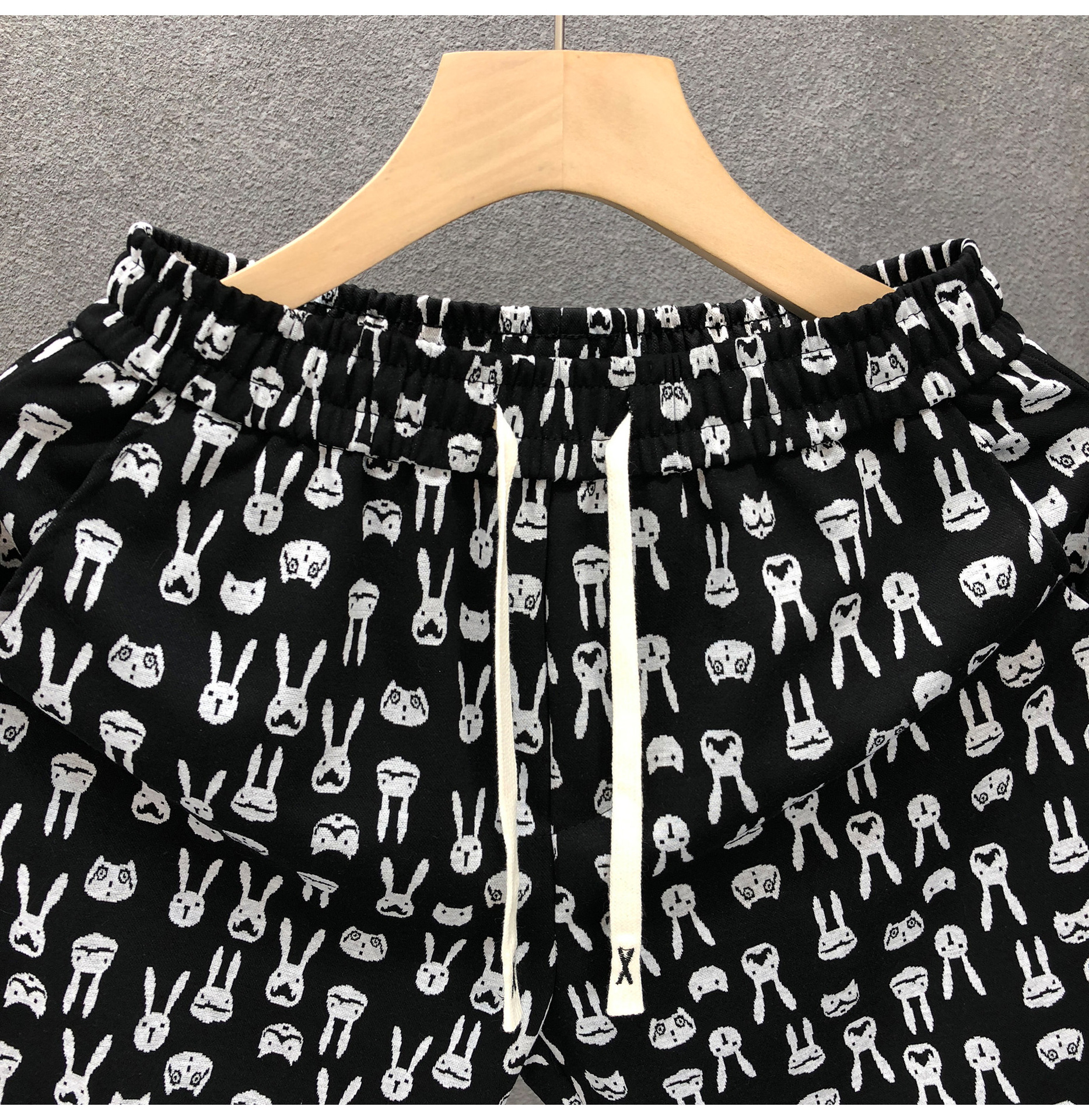 Unisex Rabbit Print Beach Shorts, Loose Fit Casual Summer Shorts With All-Over Pattern For Street Style And Vacation_viptrois.com