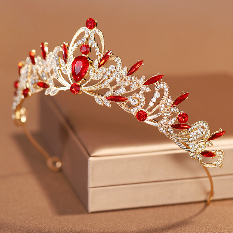 11-farbige Braut-Kopfbedeckung voller barocker Atmosphäre. Klassische goldfarbene Damenkrone für Hochzeit, Braut und Mädchen, Geburtstag – Detail 4