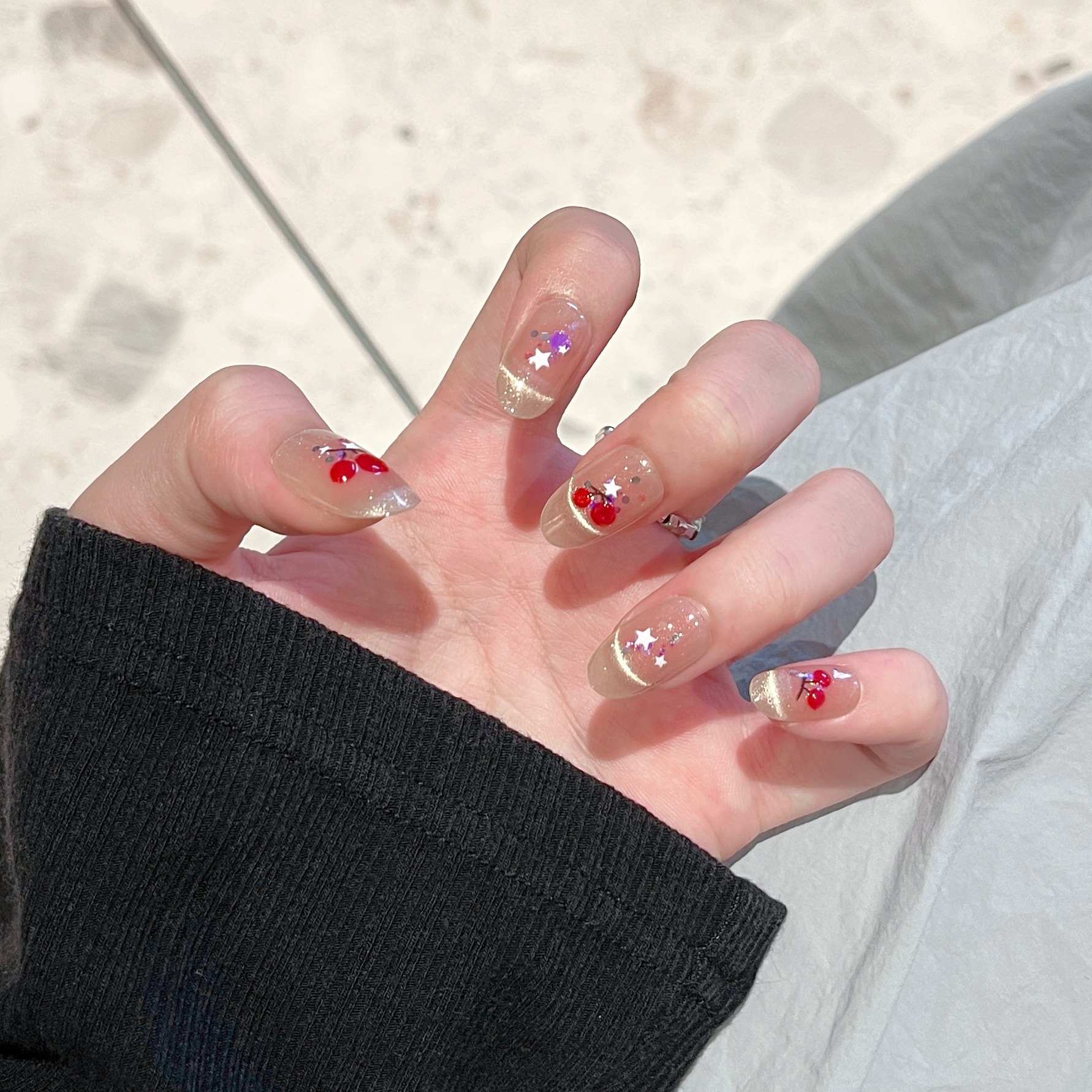 Tridimensional cereza corta ovalada ojo de gato uñas francesas uñas lindas estudiantes uñas terminadas uñas falsas al por mayor