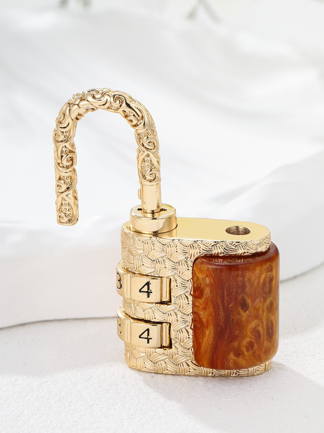 Xuping aleación de cobre retro estilo de diseño de nicho de moda se puede modificar la contraseña bolsa candado al por mayor transfronterizo