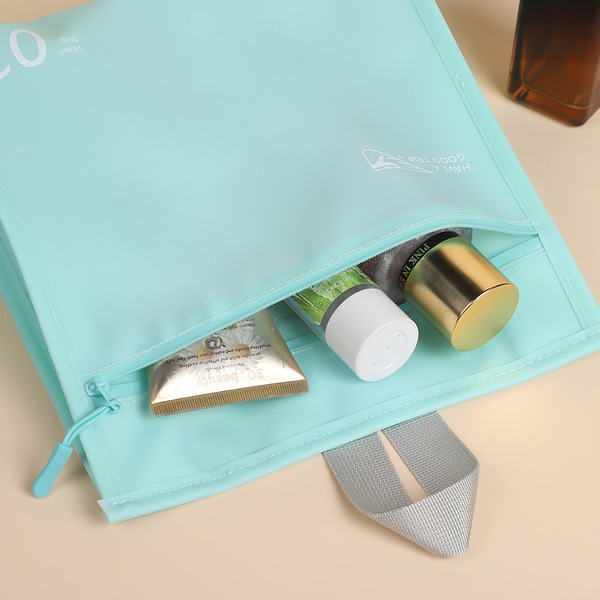 Handheld capacious waterproof cosmetic bag to go out for traveling