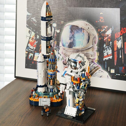 Daybreak Astronaut Compatible LEGO Bricks Disassembled Astronaut Creative Ornaments Model Children's Toys Gifts Wholesale