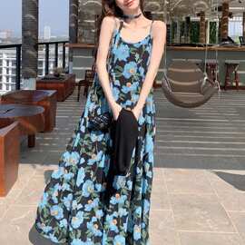 海边度假蓝色碎花吊带连衣裙女2025春夏针织衫气质雪纺沙滩裙套装