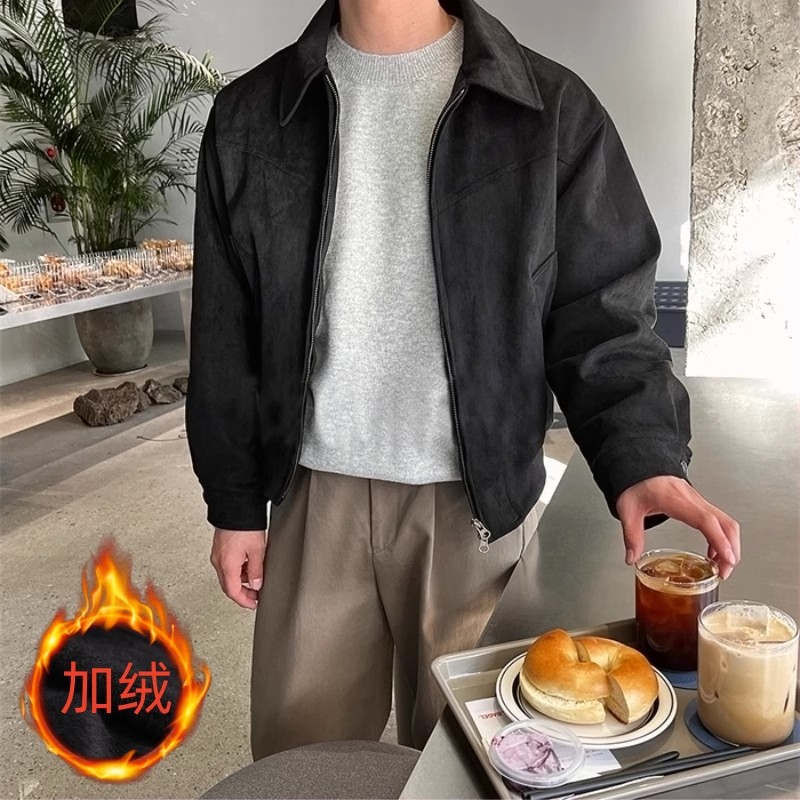 秋冬の韓国のメンズの短いタイプのゆったりした襟とベルベットのジッパーのスエードの飛行ジャケットの香港風のコートの潮