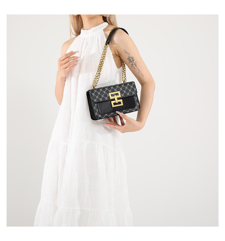 High-end texture, retro single-shoulder women's 2024 autumn new trendy and versatile chain crossbody small square bag undefined