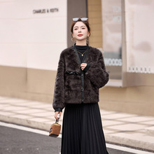2025秋冬季新款女装三粒扣拼皮皮毛一体V领毛毛时尚短外套 HE5529