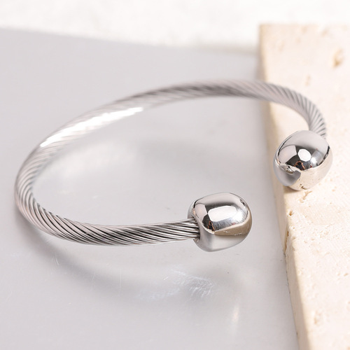 European and American simple C-shaped titanium steel bracelets, retro, versatile cables, fashionable openings, stainless steel women's bracelets wholesale