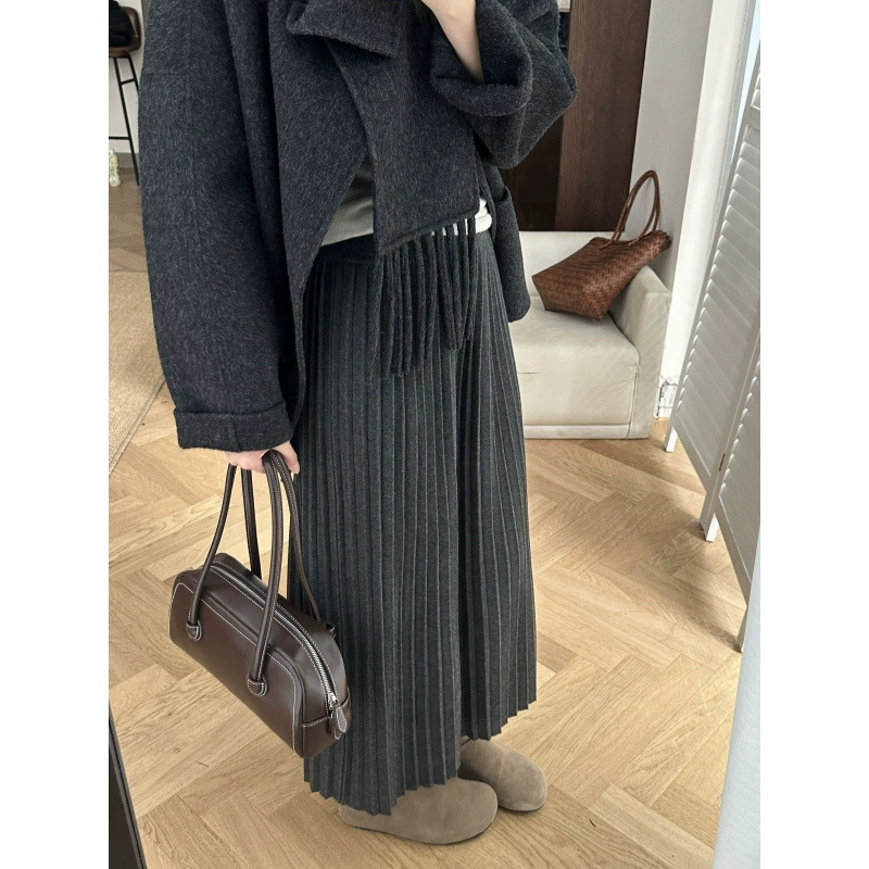 Отличная посадка! Утолщенная трикотажная плиссированная юбка для женщин, новая осенне-зимняя универсальная утягивающая юбка до половины тела в корейском стиле 2025 года, модная.