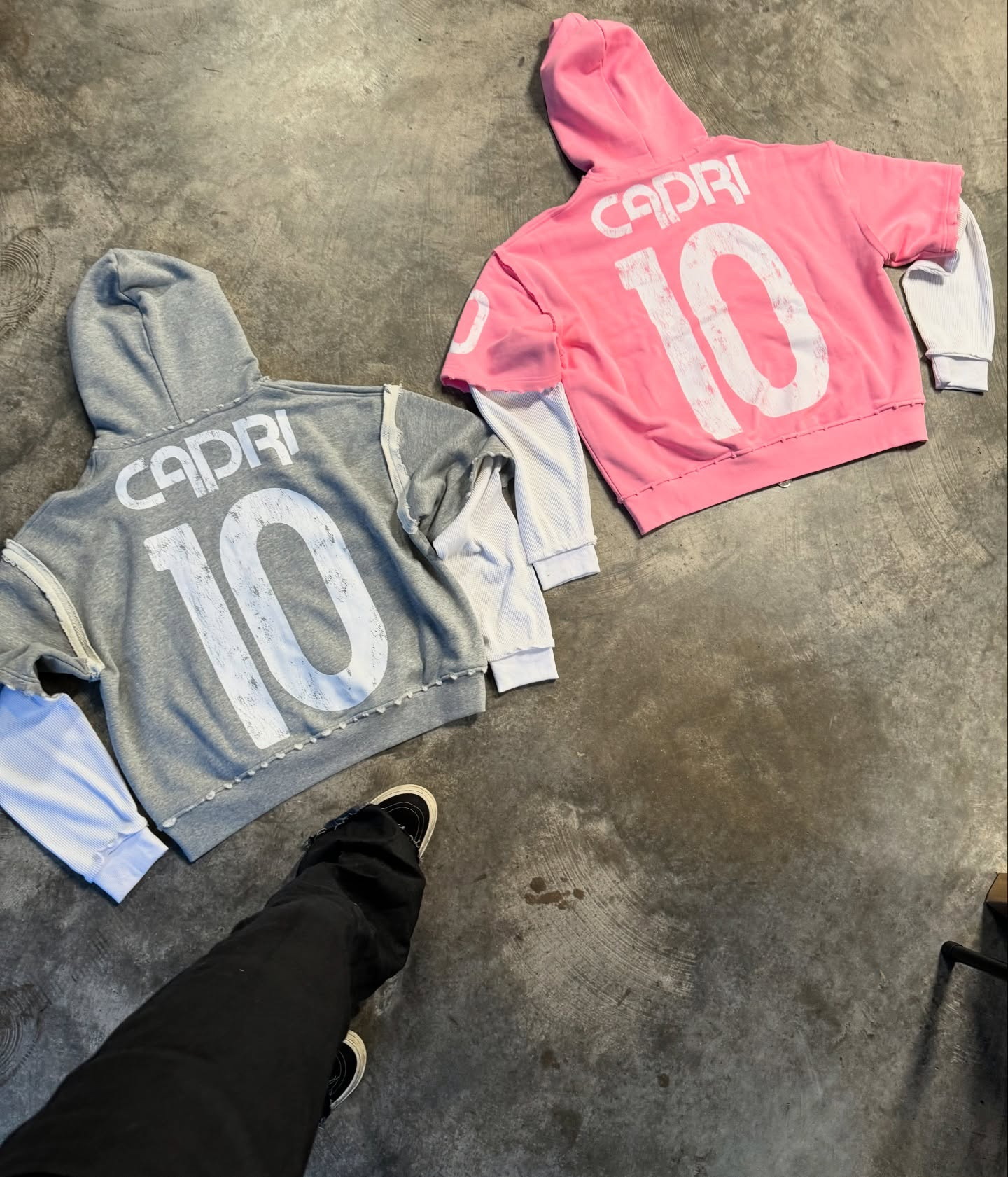 Herrenbekleidung Europäischer und amerikanischer amerikanischer Straßenbuchstaben-Charakterdruck Loses, lässiges Langarm-Kapuzenpullover-Sweatshirt_voghion.com