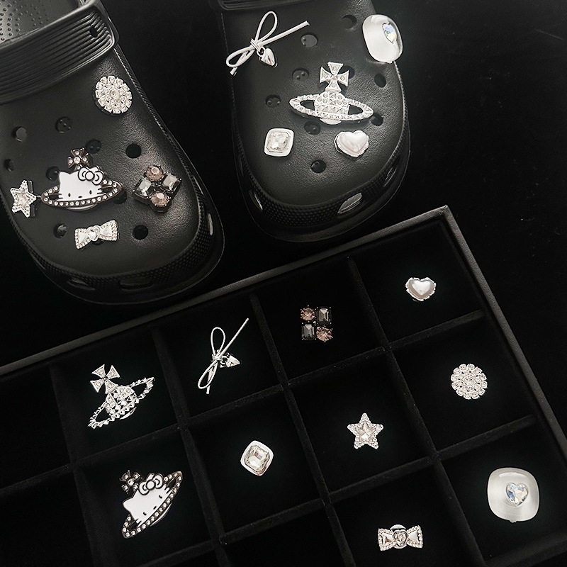 High-Appearance Value Silver-Colored Clog Shoe Accessories, Cute Hello Kitty Detachable DIY Shoe Charms