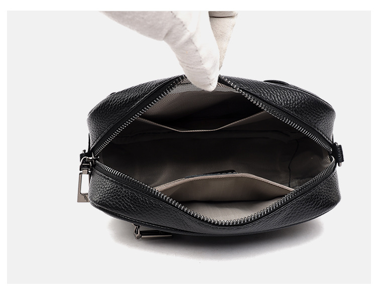 Women's Leather Crossbody Bag With Wide Strap And Diamond Pattern_voghion.com