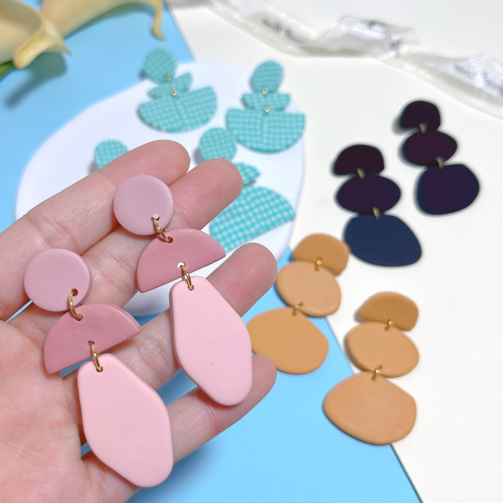 1 Pair Casual Geometric Soft Clay Irregular Plating Women's Earrings display picture 3