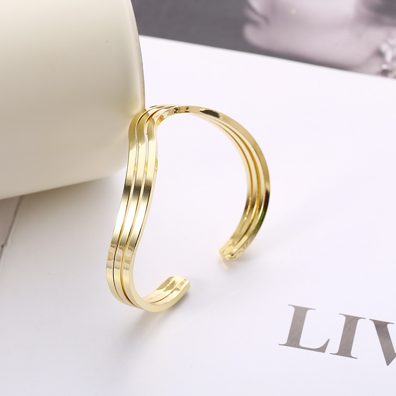 Pulsera de textura de metal europea y americana diseño de nicho pulsera de tres líneas personalidad versátil hombres y mujeres personalidad de moda pulsera de hip hop