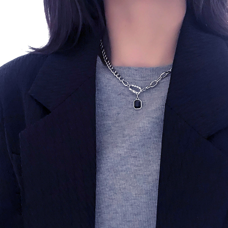 Cold wind ins Light extravagance Simplicity Small square Black Diamond Mosaic Necklace Hip hop Versatile senior clavicle