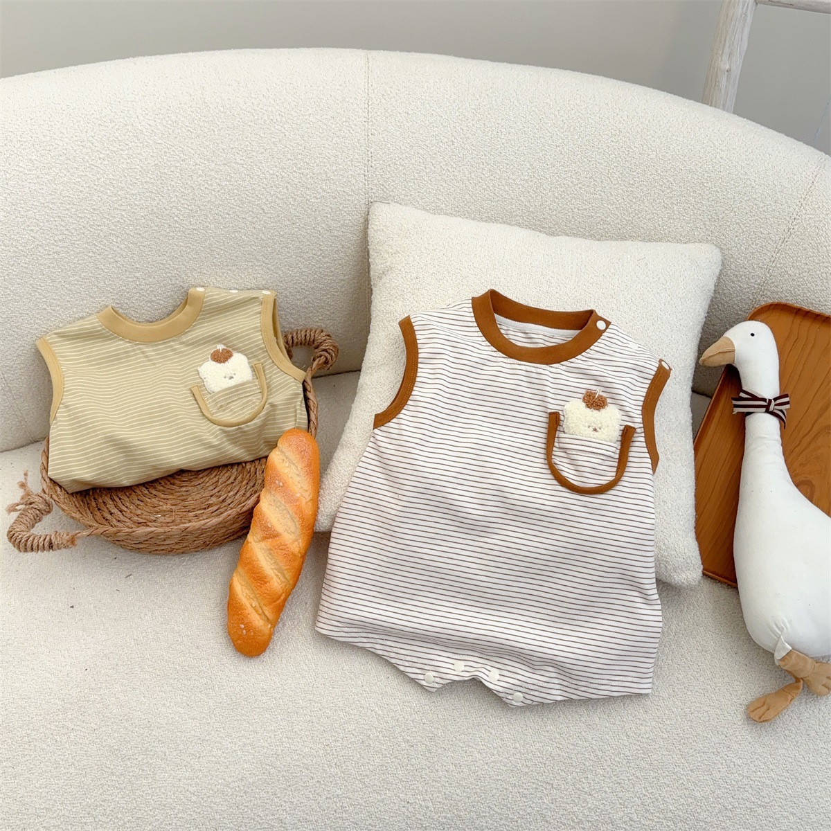 Mono de dibujos animados de bebé 2025 verano nuevo estilo, ligero, lindo y divertido, un tipo de bolso de estilo coreano para bebés agradable para la piel 1