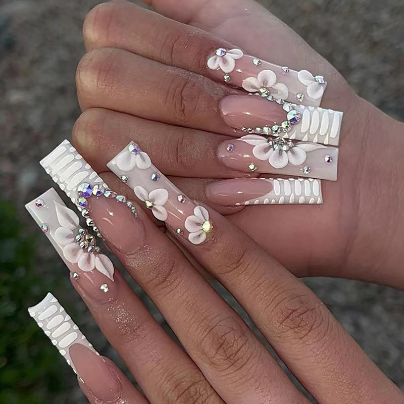 European and American bride wear nail French flower wearable nail sticker snake pattern crocodile pattern fake nail finished product wholesale European and American bride wear nail French flower wearable nail sticker snake pattern crocodile pattern fake nail finished product wholesale