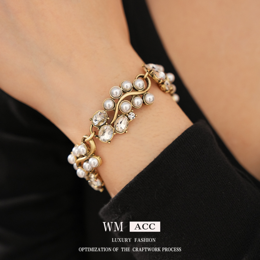 Medieval vintage diamantes empalmados collar de perlas oval ligero lujo nicho cadena clavícula temperamento conjunto de joyas image 5