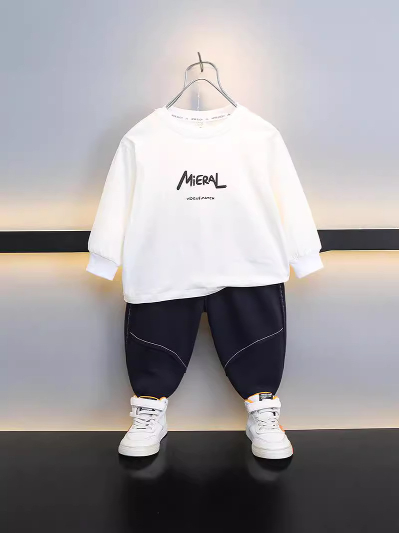 6386 Traje de primavera para niños 2025 Nuevo estilo de moda para niños Chaleco de herramientas de estilo extranjero Traje de tres piezas Baby Spring and Autumn