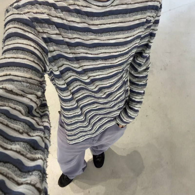 Autumn and winter Lyocell mottled yarn-dyed textured striped long-sleeve T-shirt with raw edge detailing Autumn and winter Lyocell mottled yarn-dyed textured striped long-sleeve T-shirt with raw edge detailing