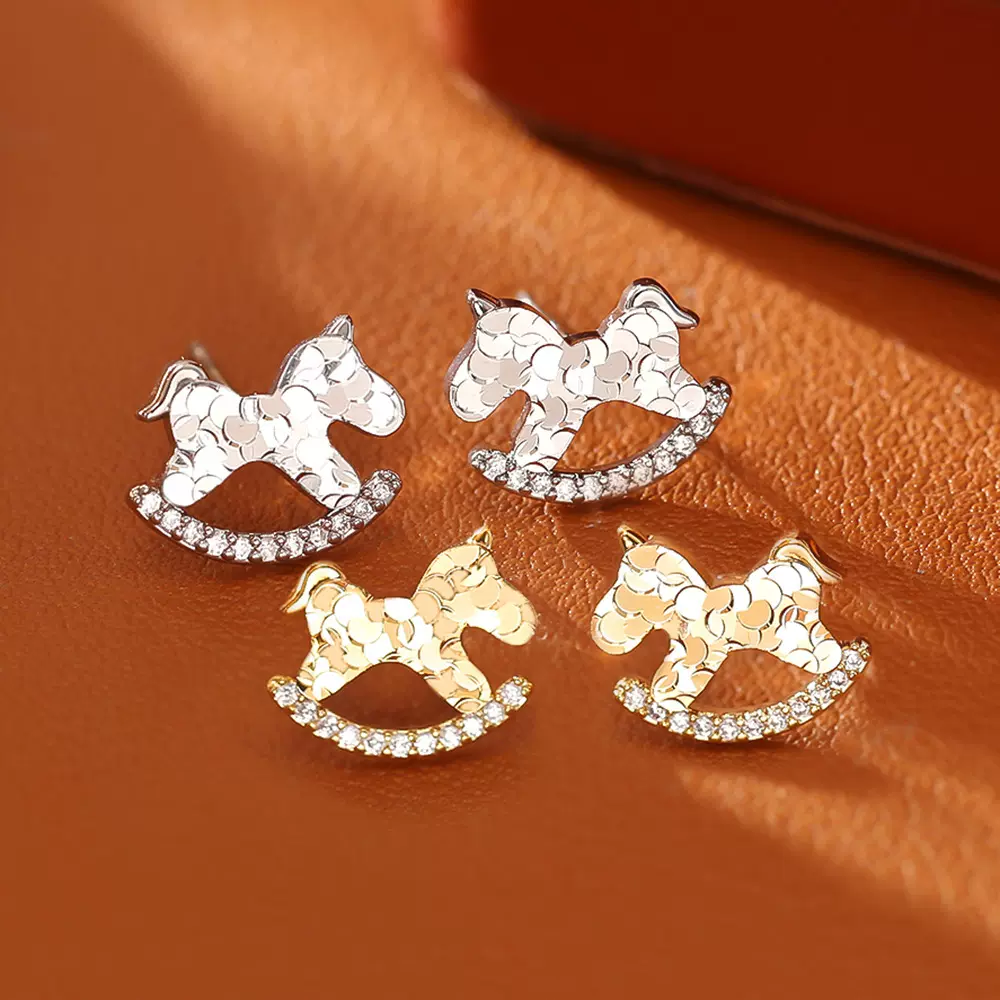 创意设计亮片小马耳钉生肖马高级感时尚甜美可爱耳饰女碎冰冰饰品