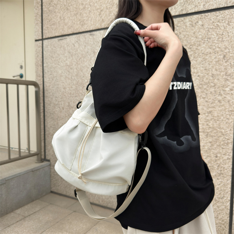 Universal small design one-shoulder bag