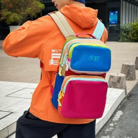 中大学生书包;休闲背包;小学书包