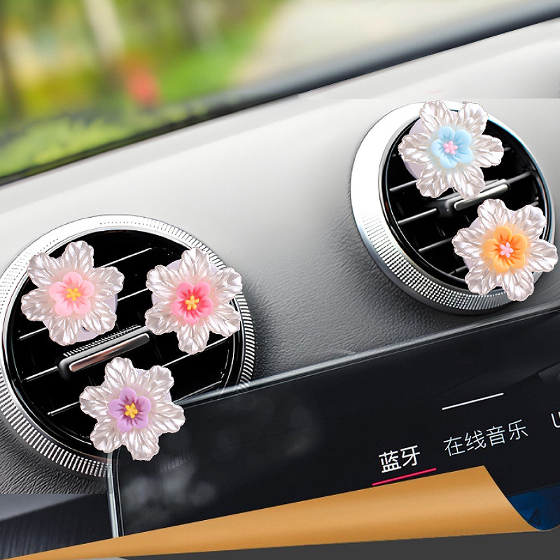 Nuevos productos dibujos animados sacudiendo la cabeza margarita decoración del coche flores frescas decoración del espejo retrovisor de la consola central del coche
