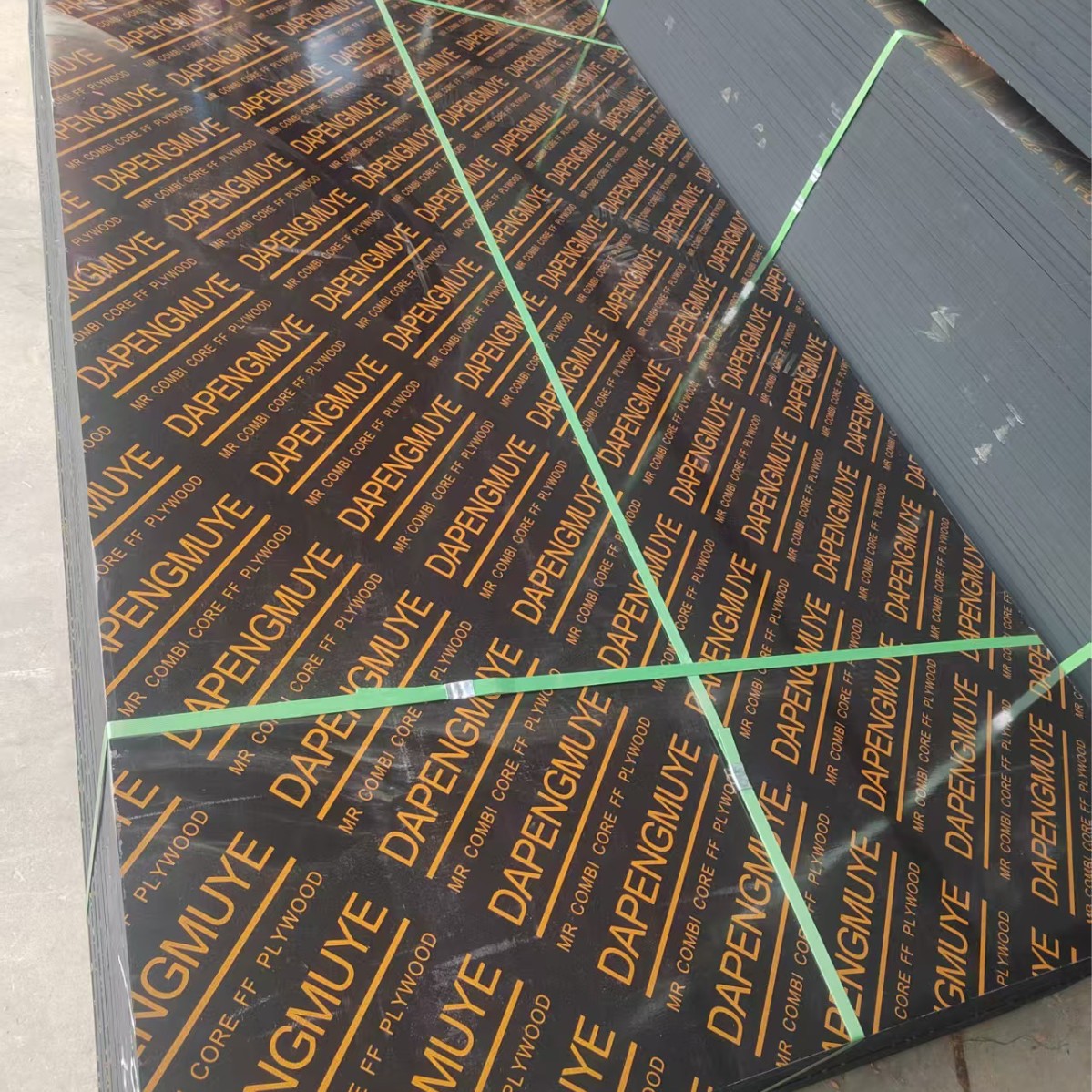 覆膜板工地多层胶合板黑色清水模板舞台木板木胶板木工板阁楼垫板